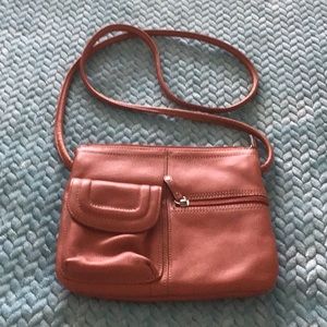 NWOT Tignanello leather cross body. 9x8